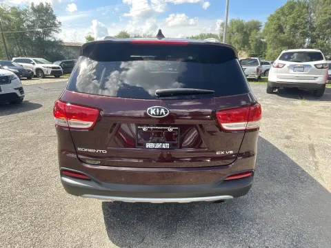 More photos of 2017 KIA Sorento EX at Green Light Auto - Jonesville Road, IN