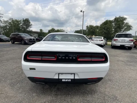 More photos of 2015 Dodge Challenger SXT at Green Light Auto - Jonesville Road, IN