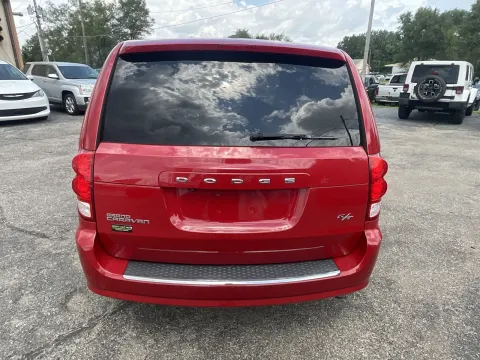 More photos of 2016 Dodge Grand Caravan R/T at Green Light Auto - Jonesville Road, IN