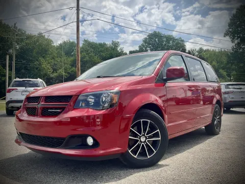 Photos of 2016 Dodge Grand Caravan R/T for sale in Columbus, IN at Green Light Auto - Jonesville Road