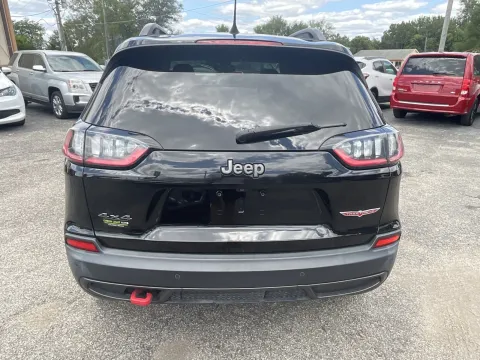More photos of 2019 Jeep Cherokee Trailhawk at Green Light Auto - Jonesville Road, IN
