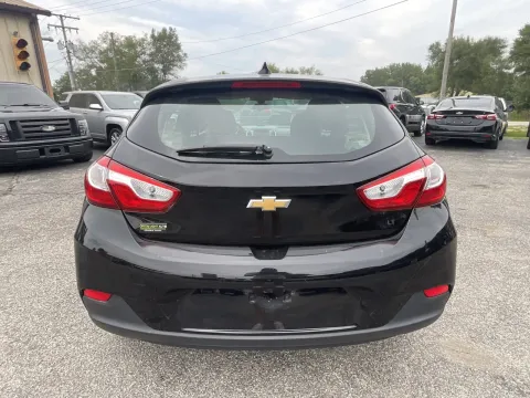 More photos of 2018 Chevrolet Cruze LT at Green Light Auto - Jonesville Road, IN