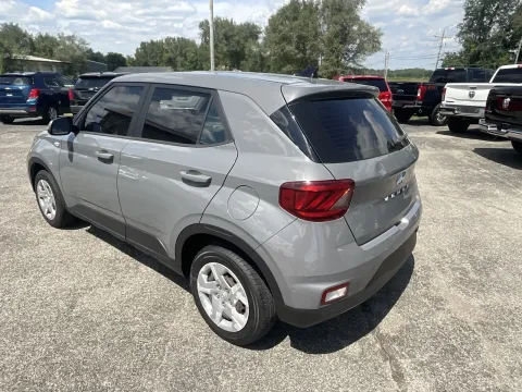 More photos of 2020 Hyundai Venue SE at Green Light Auto - Jonesville Road, IN