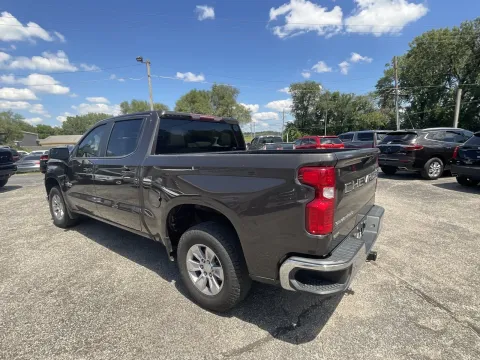 More photos of 2021 Chevrolet Silverado 1500 LT at Green Light Auto - Jonesville Road, IN