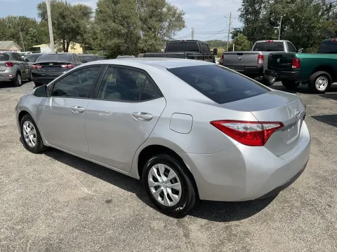 More photos of 2015 Toyota Corolla LE at Green Light Auto - Jonesville Road, IN