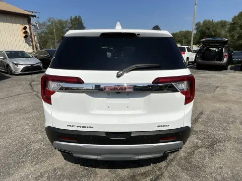More photos of 2023 GMC Acadia SLE at Green Light Auto - Jonesville Road, IN