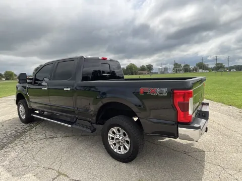 More photos of 2019 Ford F-250 Super Duty Lariat at Green Light Auto - Jonesville Road, IN