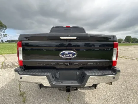 More photos of 2019 Ford F-250 Super Duty Lariat at Green Light Auto - Jonesville Road, IN
