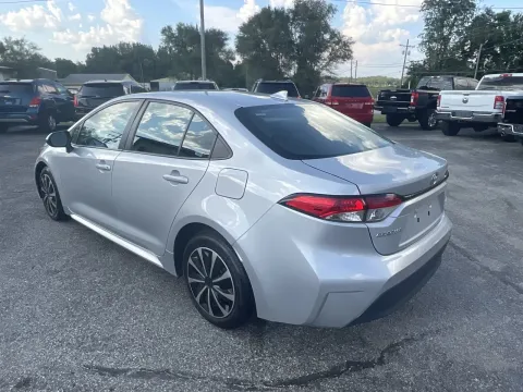 More photos of 2023 Toyota Corolla LE at Green Light Auto - Jonesville Road, IN