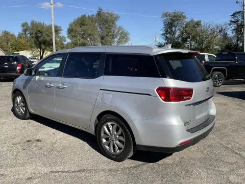 More photos of 2021 KIA Sedona EX at Green Light Auto - Jonesville Road, IN