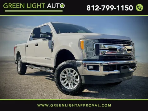 White 2017 Ford F-250 Super Duty XLT for sale in Columbus, IN