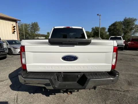 More photos of 2017 Ford F-250 Super Duty XLT at Green Light Auto - Jonesville Road, IN