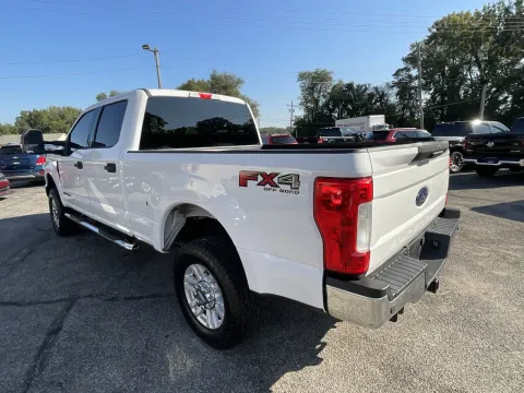 More photos of 2017 Ford F-250 Super Duty XLT at Green Light Auto - Jonesville Road, IN
