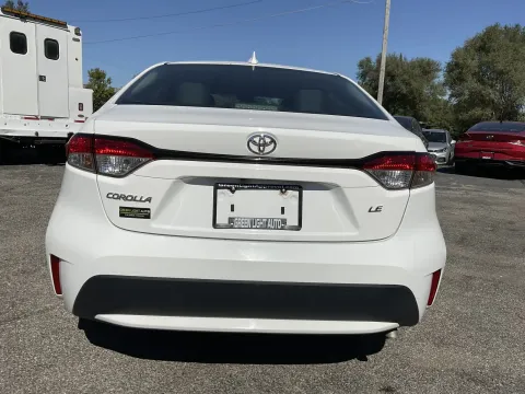 More photos of 2022 Toyota Corolla LE at Green Light Auto - Jonesville Road, IN