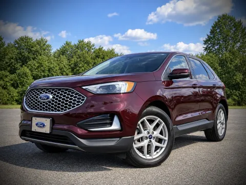 Photos of 2023 Ford Edge SEL for sale in Columbus, IN at Green Light Auto - Jonesville Road