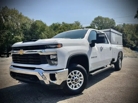 Photos of 2024 Chevrolet Silverado 2500 HD LT for sale in Columbus, IN at Green Light Auto - Jonesville Road
