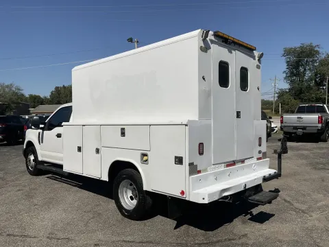 More photos of 2018 Ford F-350 Super Duty N/A at Green Light Auto - Jonesville Road, IN