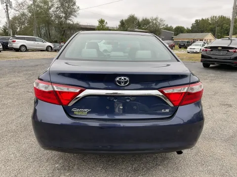 More photos of 2016 Toyota Camry LE at Green Light Auto - Jonesville Road, IN