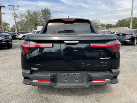 More photos of 2022 Hyundai Santa Cruz Limited at Green Light Auto - Jonesville Road, IN