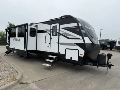 More photos of 2023 Grand Design Imagine 3210BH at Liberty Trail RV - Sulphur Springs, TX