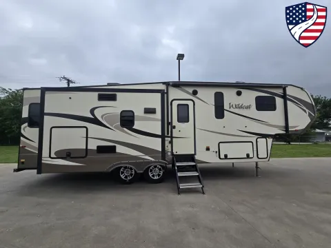 Unknown 2017 Forest River Wildcat 29RLX for sale in Sulphur Springs, TX
