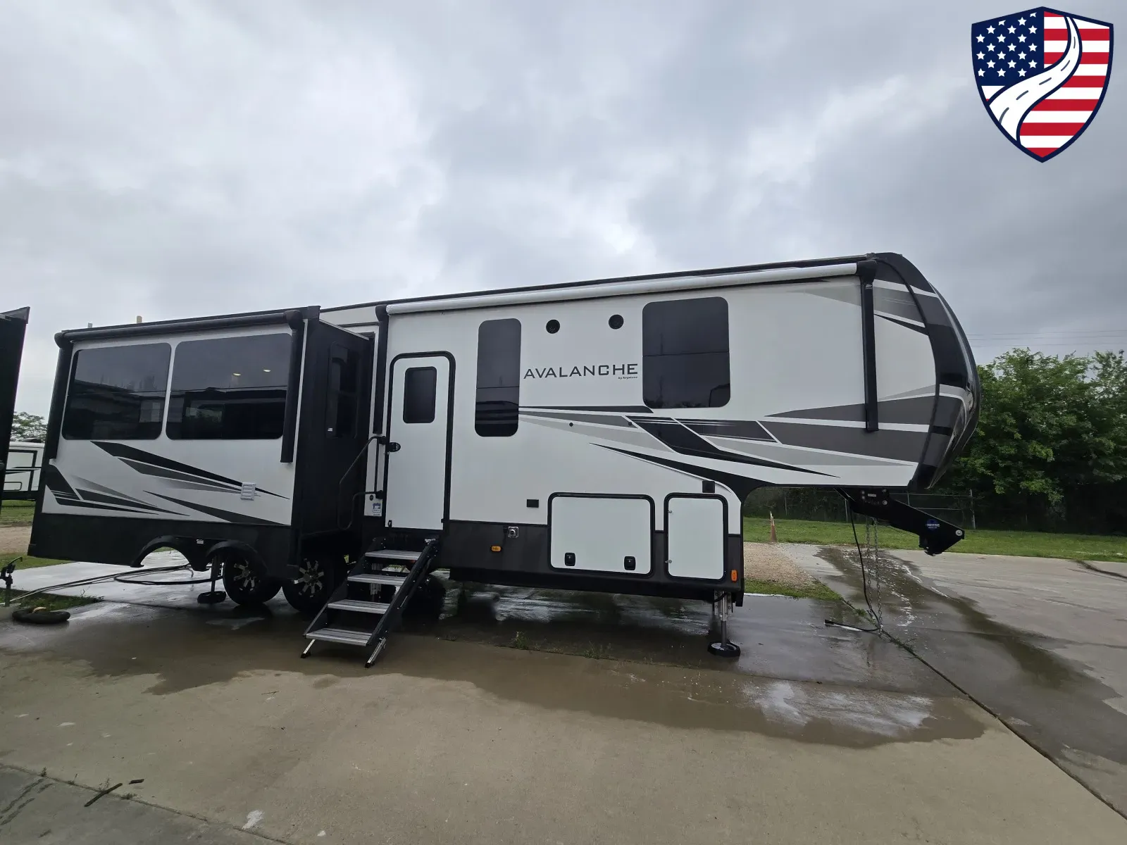 Unknown 2021 Keystone Avalanche 312RS for sale in Sulphur Springs, TX