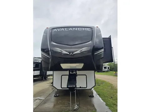 Photos of 2021 Keystone Avalanche 312RS for sale in Sulphur Springs, TX at Liberty Trail RV - Sulphur Springs