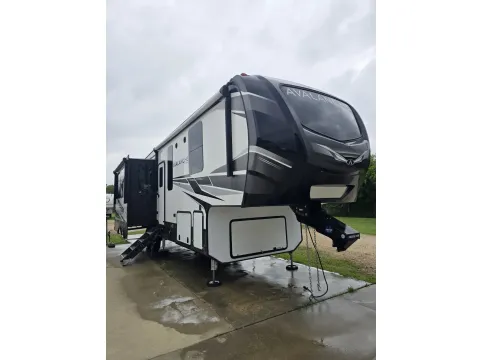 Another view of 2021 Keystone Avalanche 312RS for sale in Sulphur Springs, TX at Liberty Trail RV - Sulphur Springs