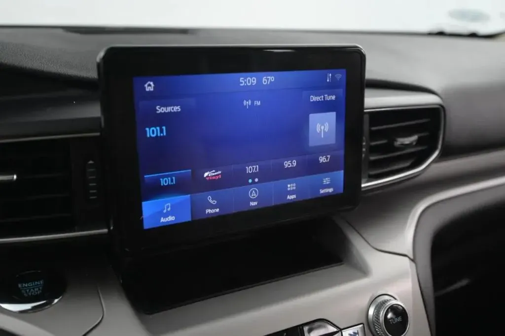 2022 Ford Explorer XLT - Photo 26