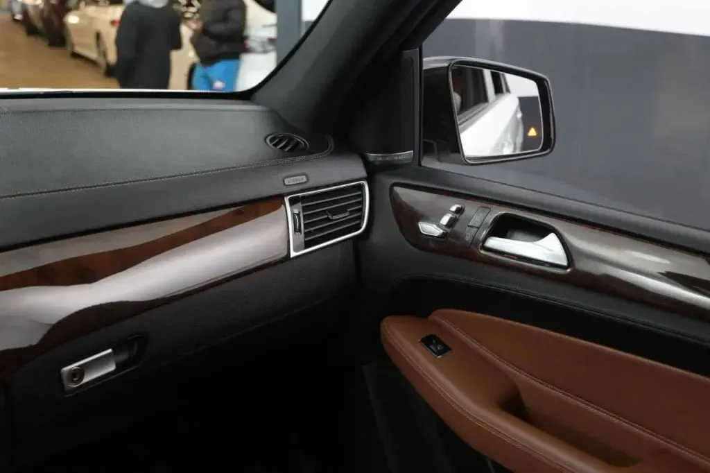 Mercedes-Benz GLE photo 22