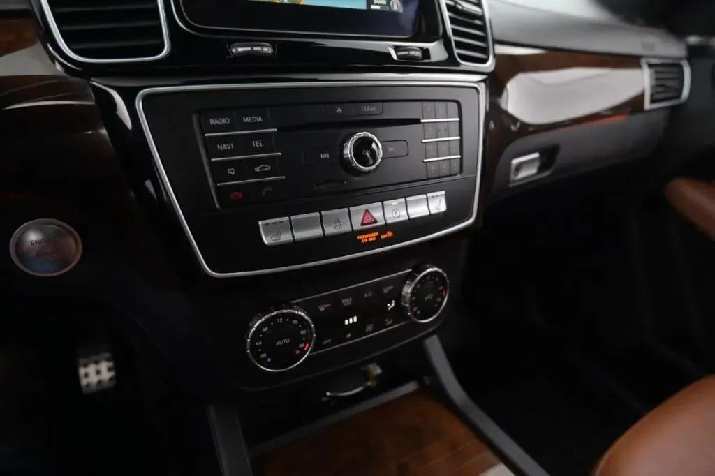 Mercedes-Benz GLE photo 32