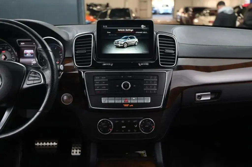 Mercedes-Benz GLE photo 21