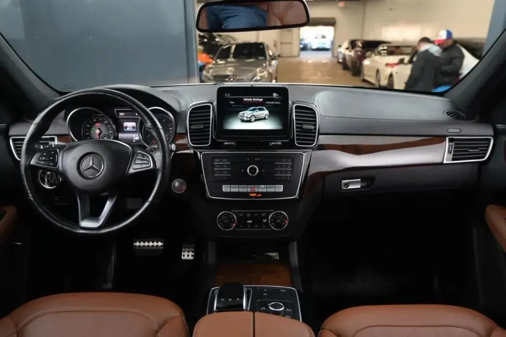 Mercedes-Benz GLE photo 20