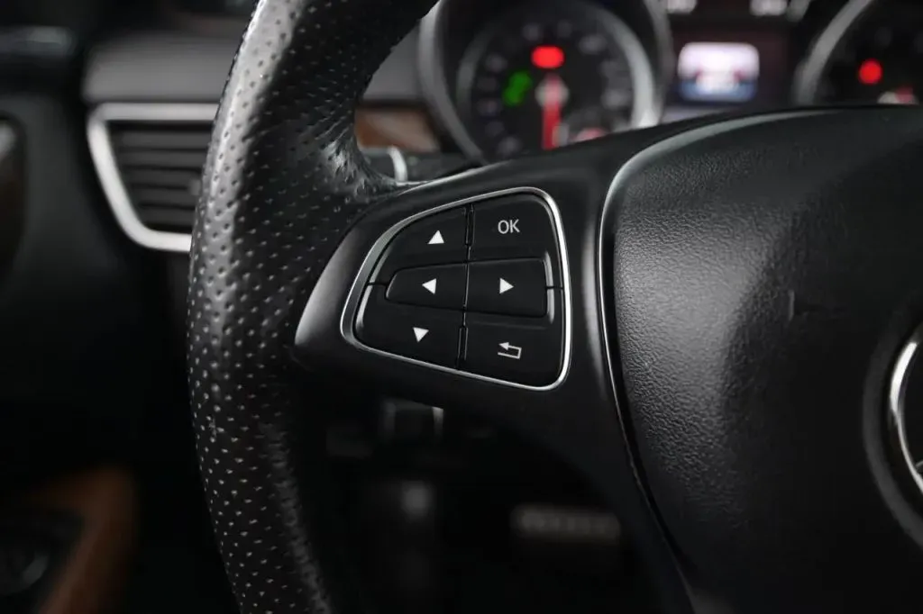 Mercedes-Benz GLE photo 35