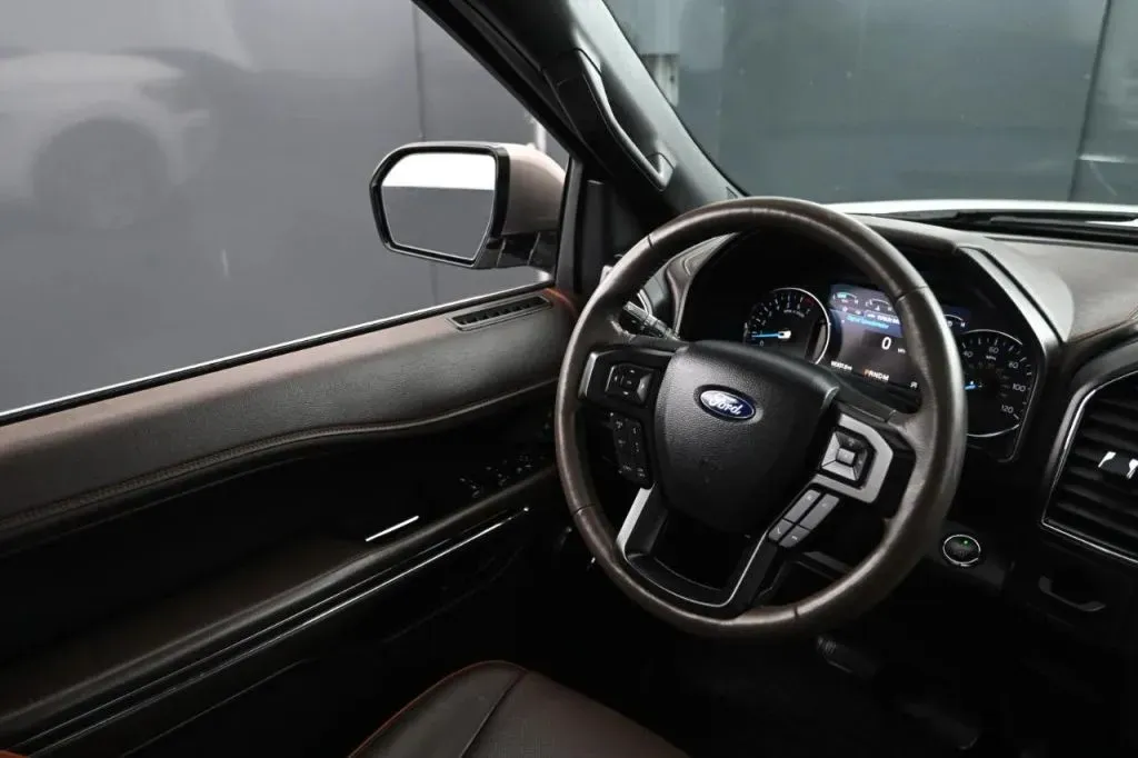 Ford Expedition photo 20