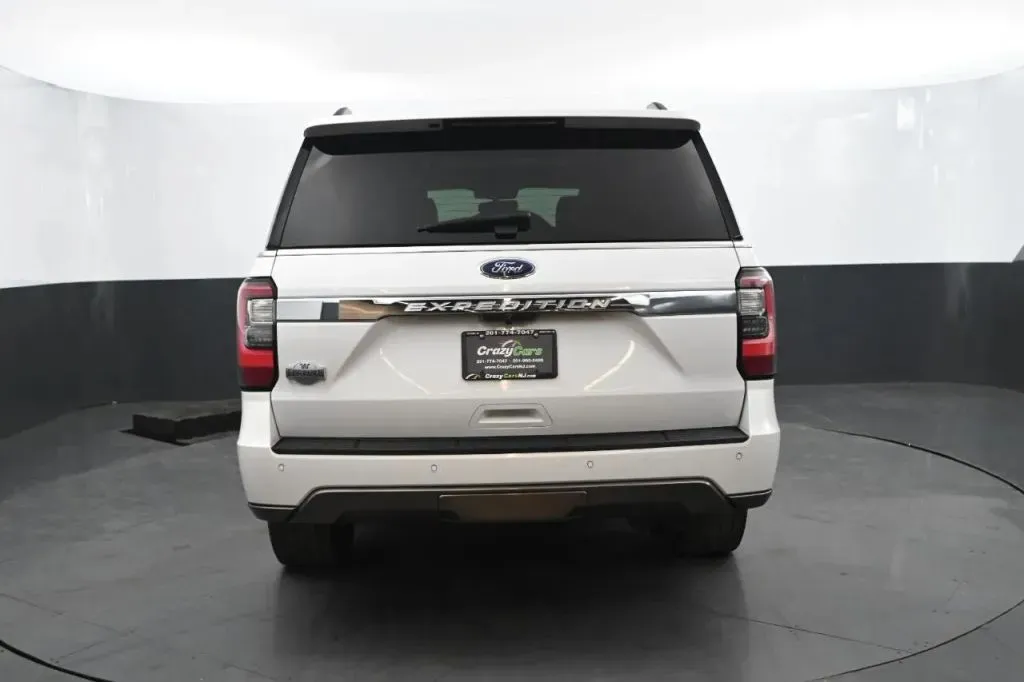 Ford Expedition photo 3