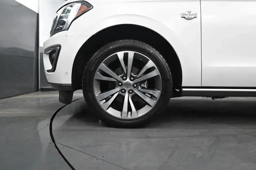 Ford Expedition photo 8