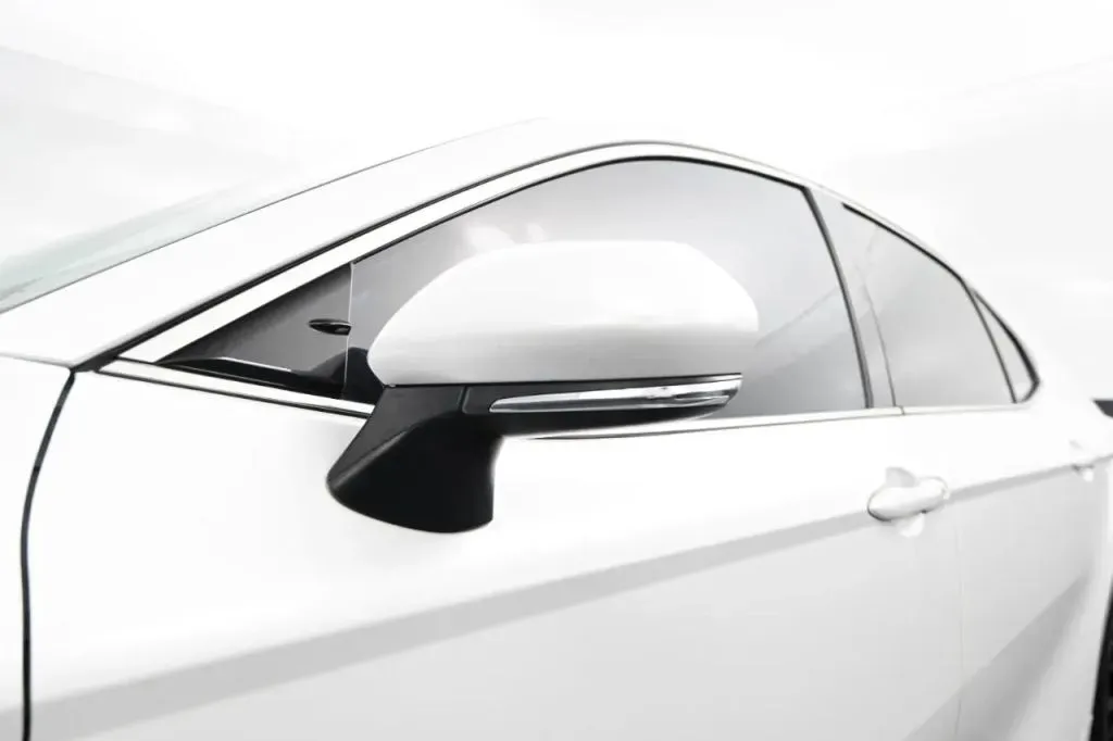 Toyota Camry photo 10