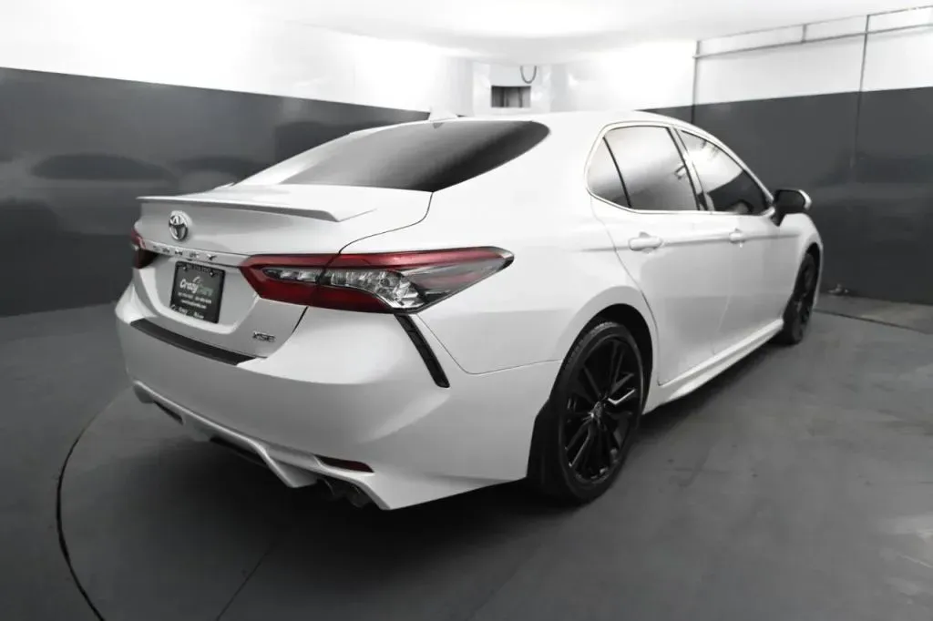 Toyota Camry photo 5