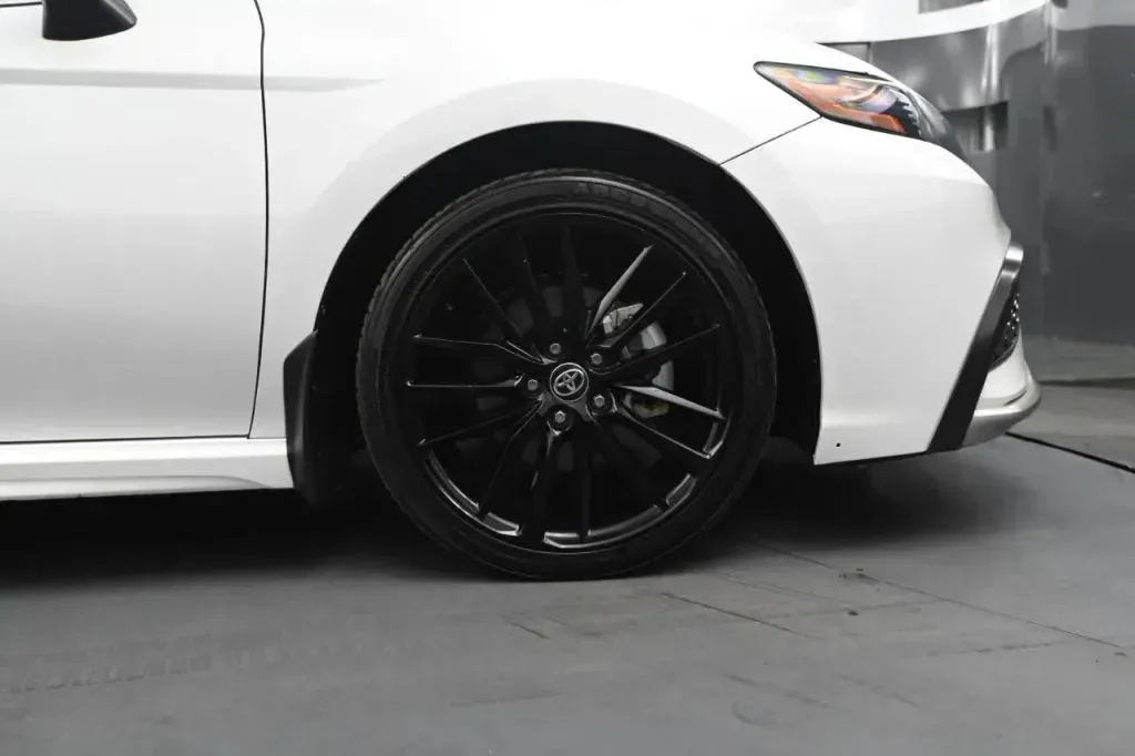 Toyota Camry photo 16