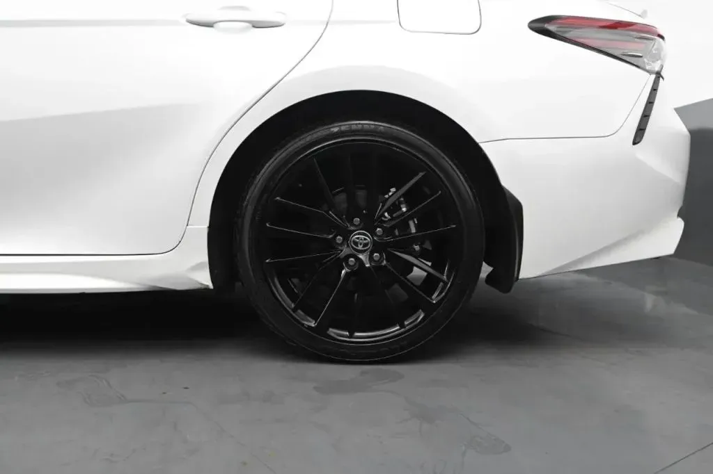 Toyota Camry photo 12