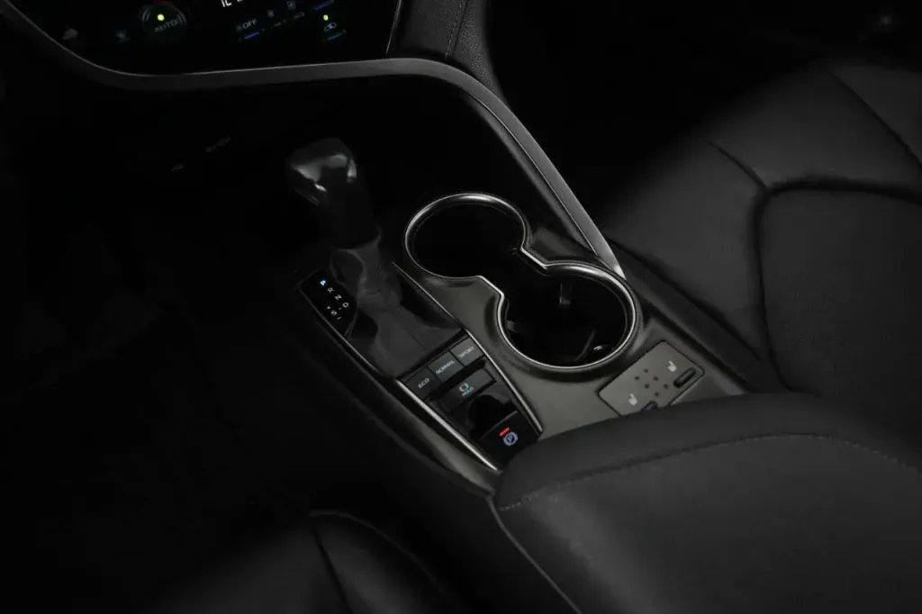 Toyota Camry photo 21