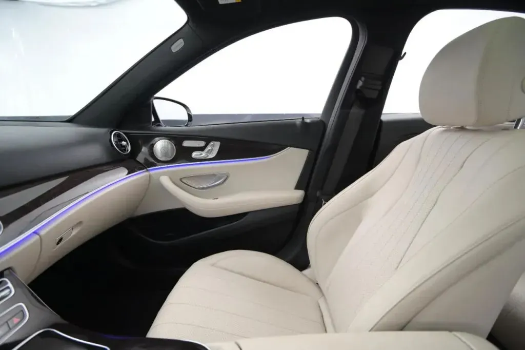 Mercedes-Benz E-Class photo 40