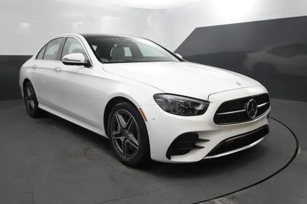 Mercedes-Benz E-Class photo 7