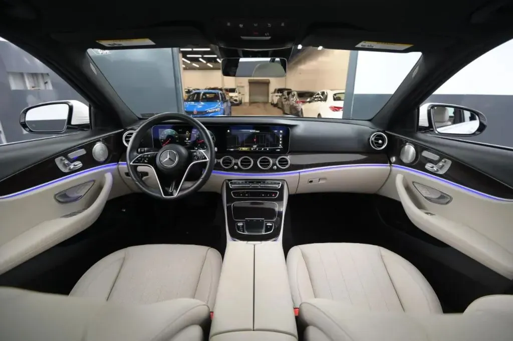 Mercedes-Benz E-Class photo 25