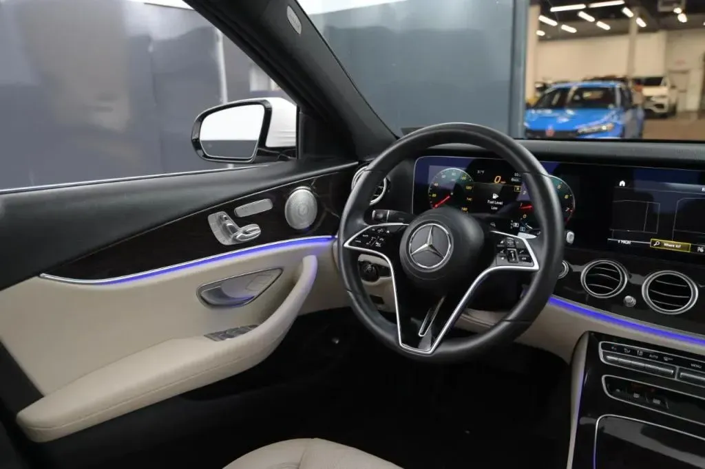 Mercedes-Benz E-Class photo 29