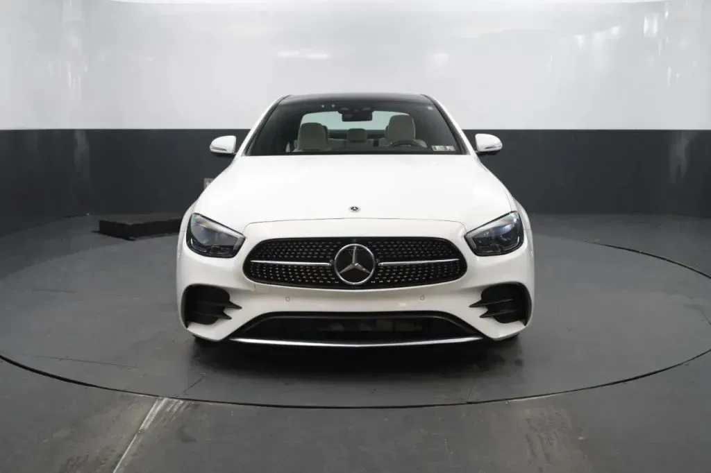 Mercedes-Benz E-Class photo 8