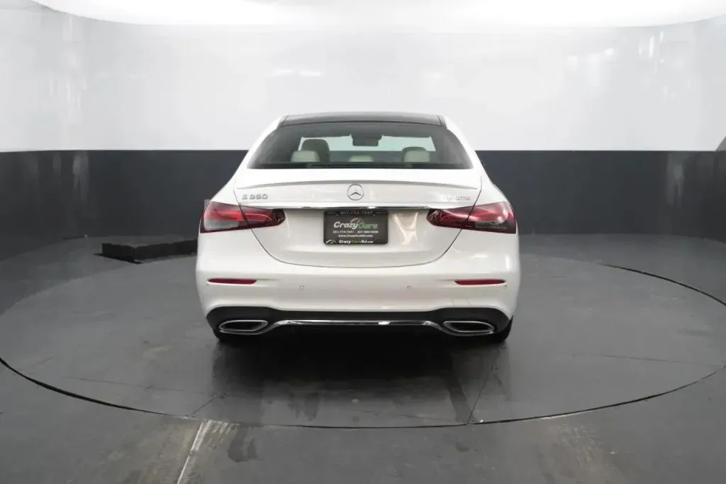 Mercedes-Benz E-Class photo 4