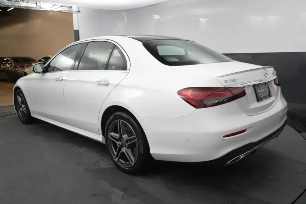 Mercedes-Benz E-Class photo 3