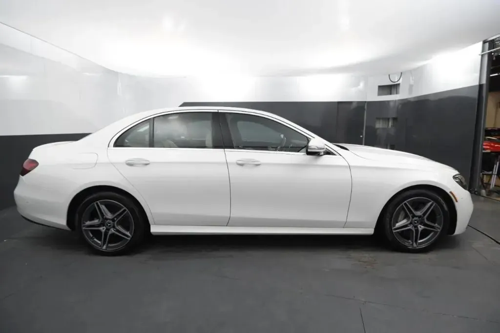 Mercedes-Benz E-Class photo 6